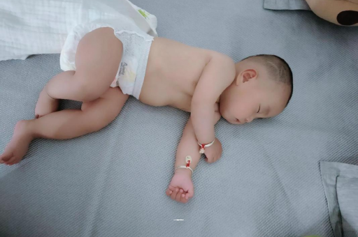 嘉鱼没满月的宝宝